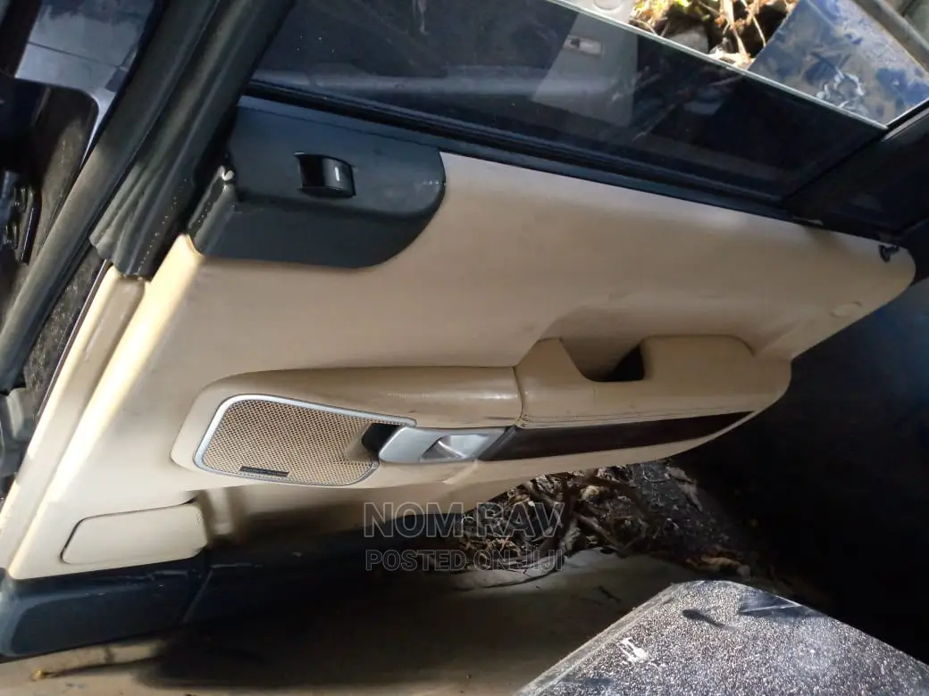 Range Rover Vogue Door Pannel Cover
