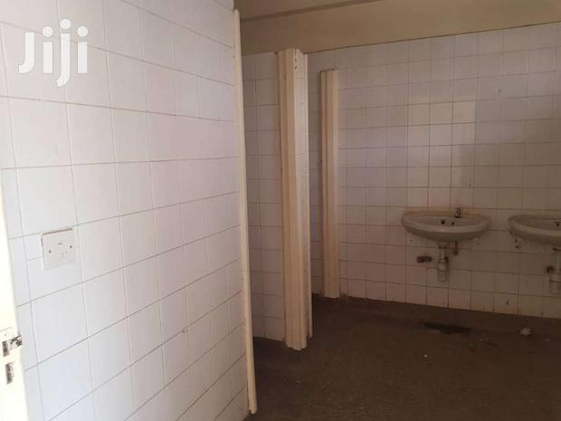 Godown In Industrial Area - thumbnail 9