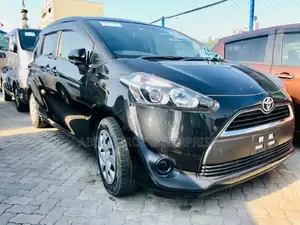 Toyota Sienta 2016 Black