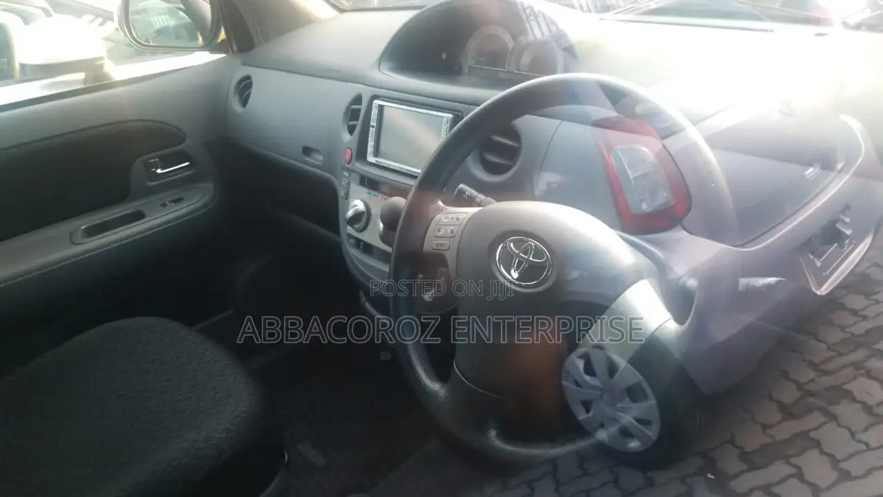 Toyota Sienta 2016 Black