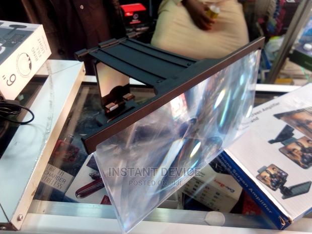 Smartphone Screen Magnifier Amplifier With Phone Stand - thumbnail 2