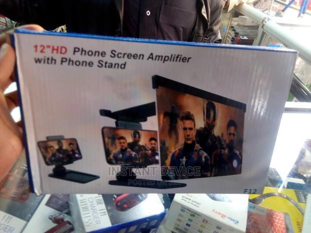 Smartphone Screen Magnifier Amplifier With Phone Stand - main view