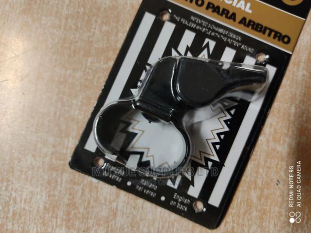 Fox 40 Plastic Whistle With Finger Loop - thumbnail 2