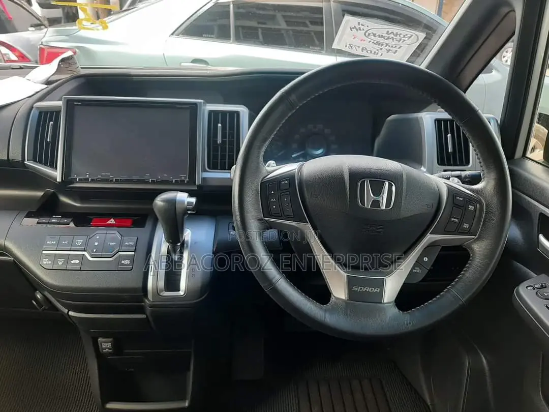 Honda Stepwgn 2015 Pearl