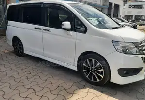 Honda Stepwgn 2015 Pearl