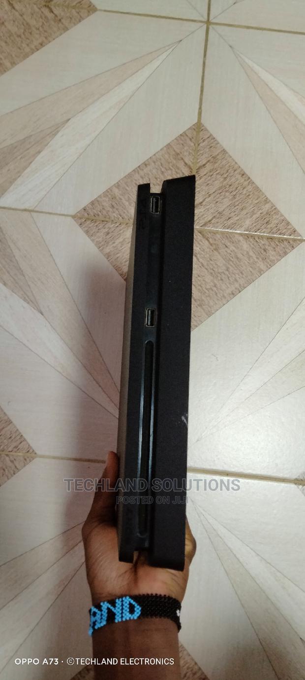 Ps4 Slim, Ps4 Slim - main view