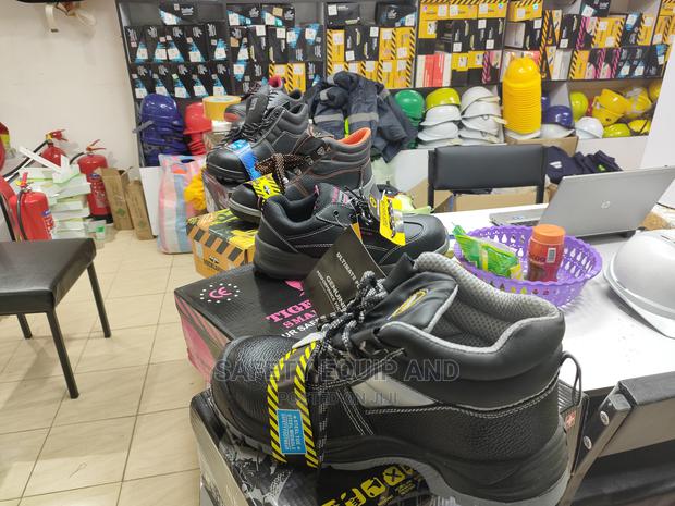 Safety Boots- Top Quality