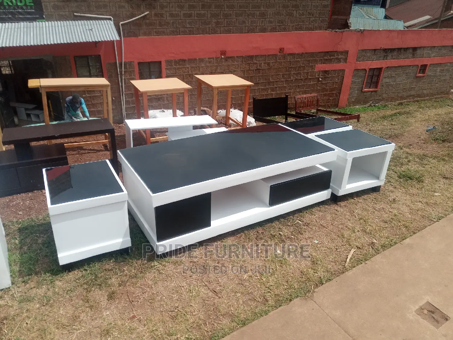 Coffee Table With 3 End Tables/Stool