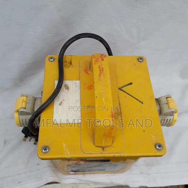 Transformers - Step Down 110V 3300W 3.3kva Portable - Ex-Uk - thumbnail 5