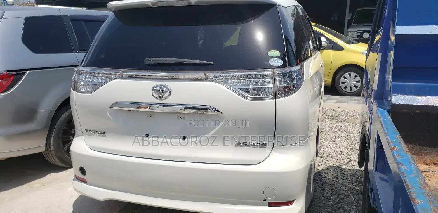 Toyota Estima 2014 White