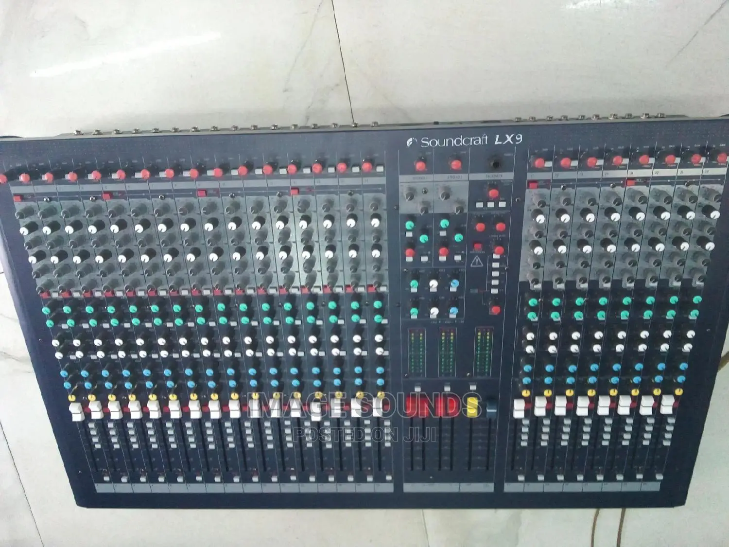 Soundcraft 24ch- Plain Mixer