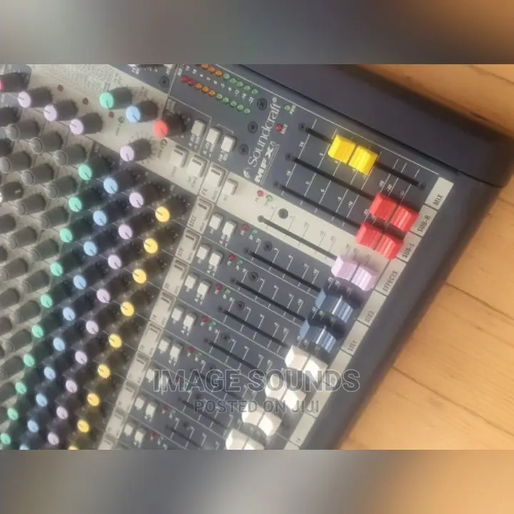 Soundcraft 20channel-Plain Mixer
