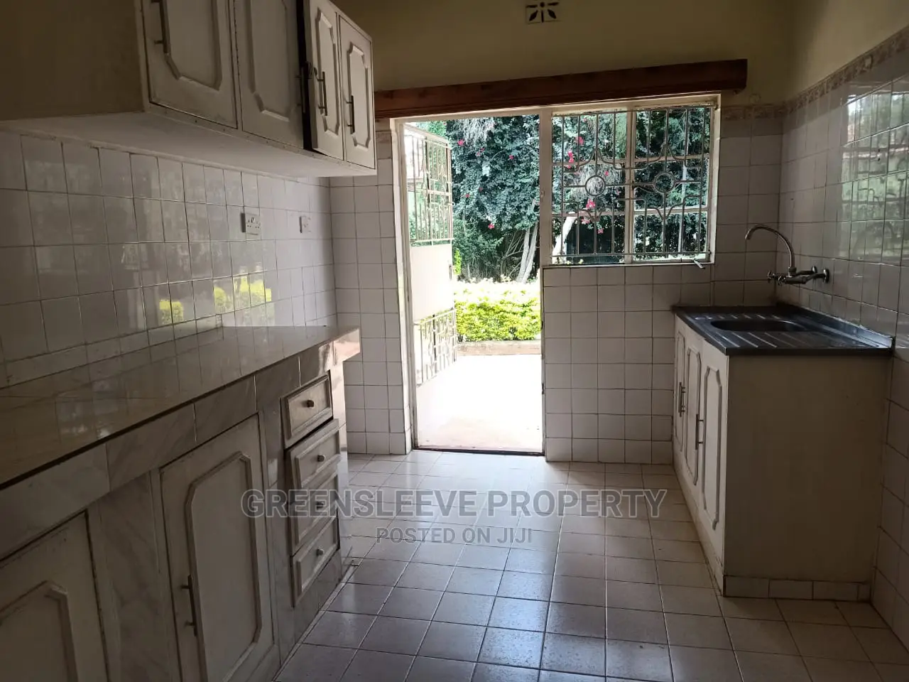 3bdrm Bungalow in Karen for Rent