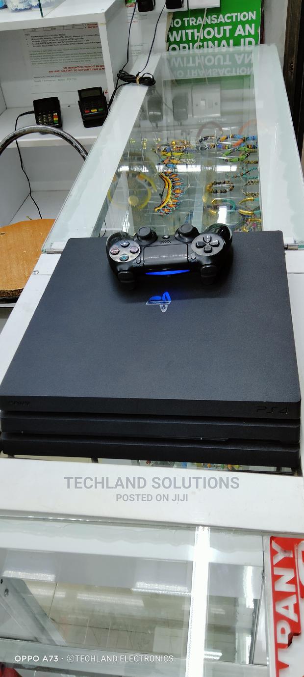 Preowned Playstation 4 PRO - main view