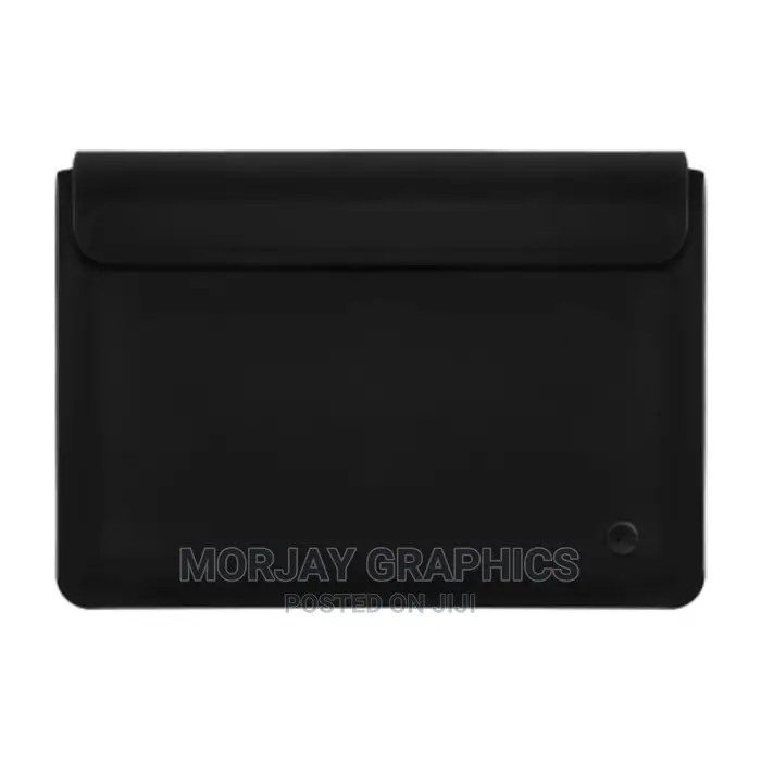 Switcheasy Pro 13.6" Laptop Sleeve