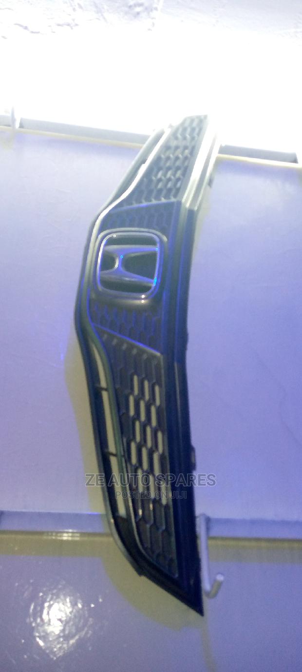 Honda Fit 2010 Grill Available - thumbnail 2