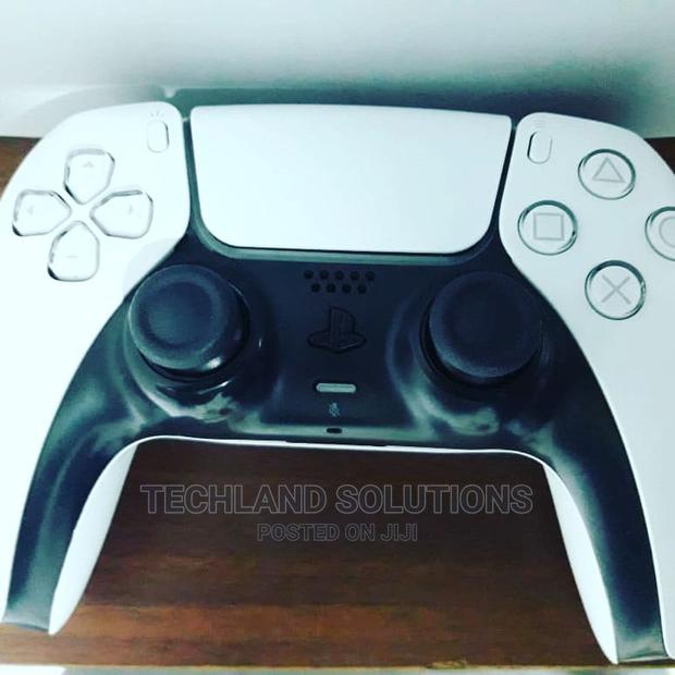 Used Ps5 , - thumbnail 2