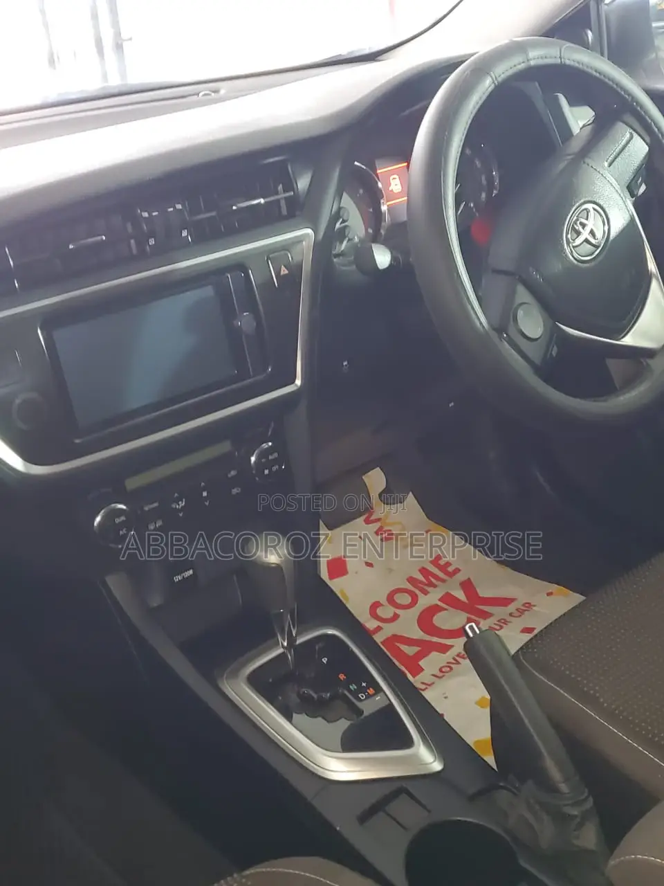 Toyota Auris 2014 Red