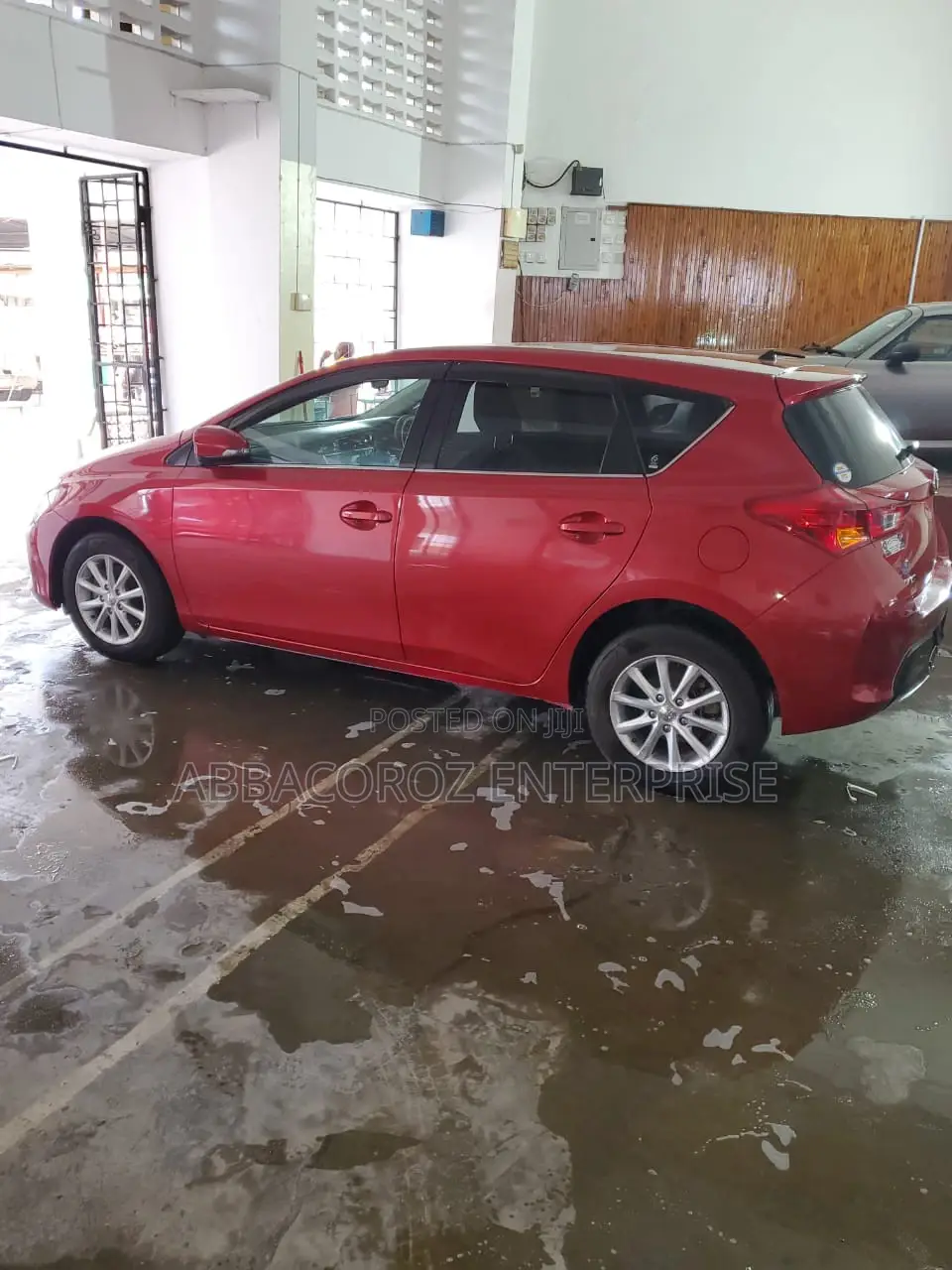 Toyota Auris 2014 Red