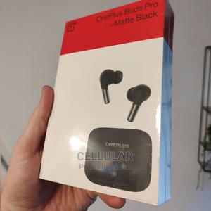 Oneplus Buds Pro - main view