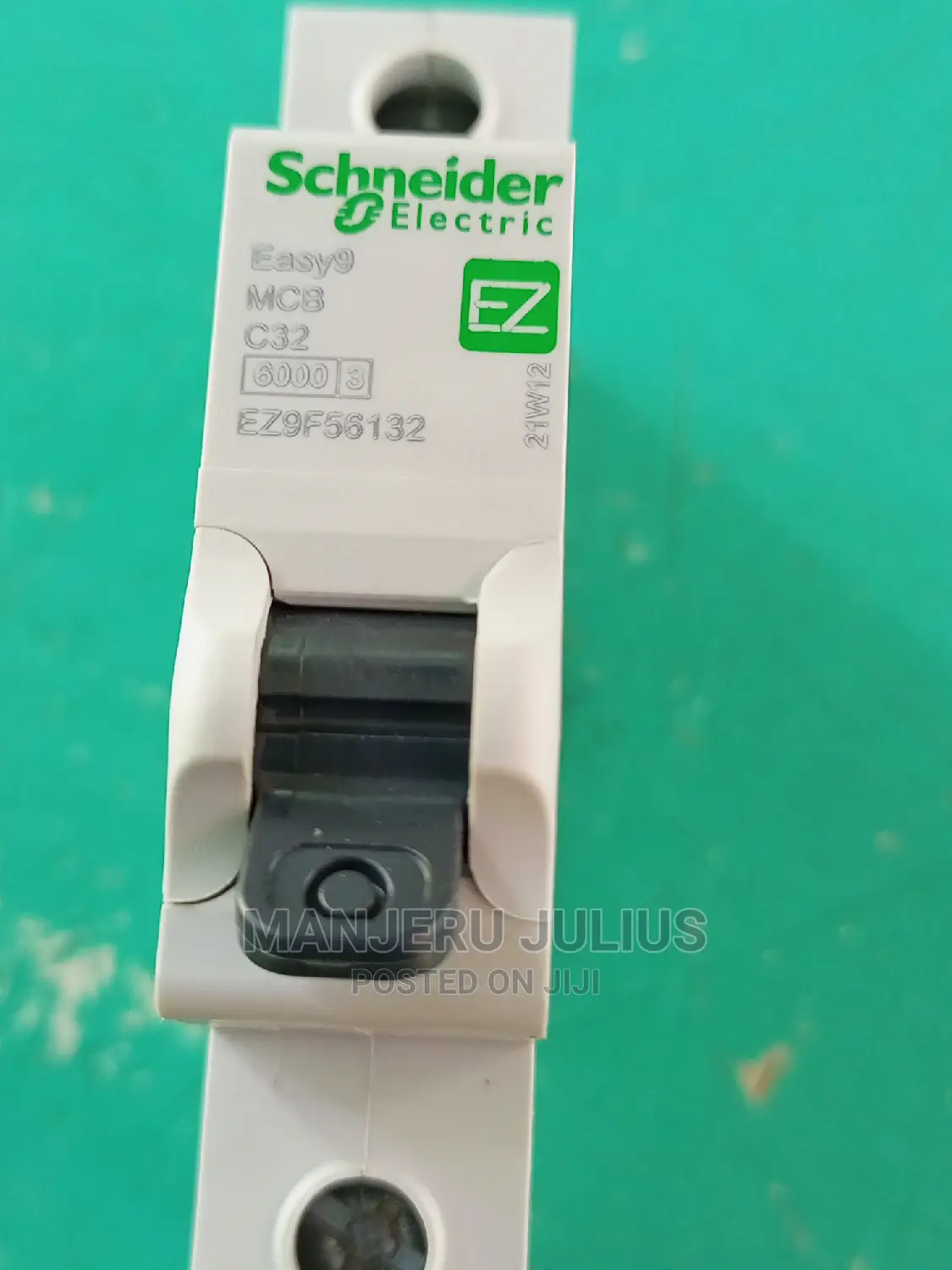 32am Schneider MCB