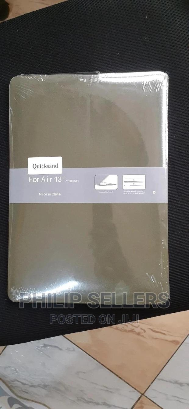 High Quality Macbook Cover - main view