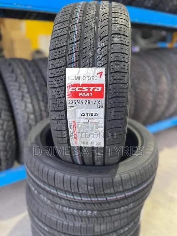 245/45 ZR18 Kumho Ecsta Tyre