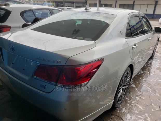 Toyota Crown 2015 Silver - thumbnail 8