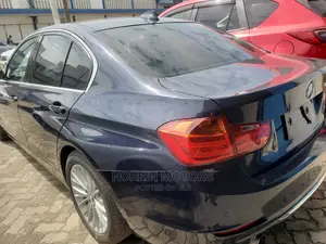 BMW 320i 2014 Blue
