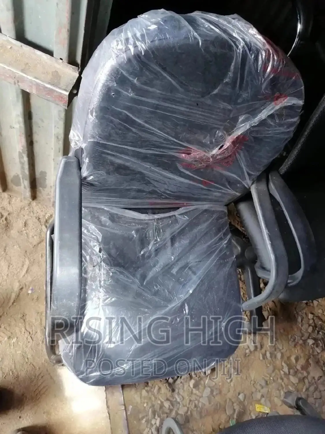 Awsome U Base Chairs