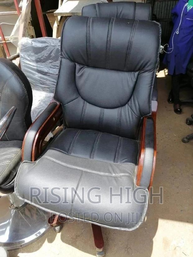 Awsome Executive Chairs - main view