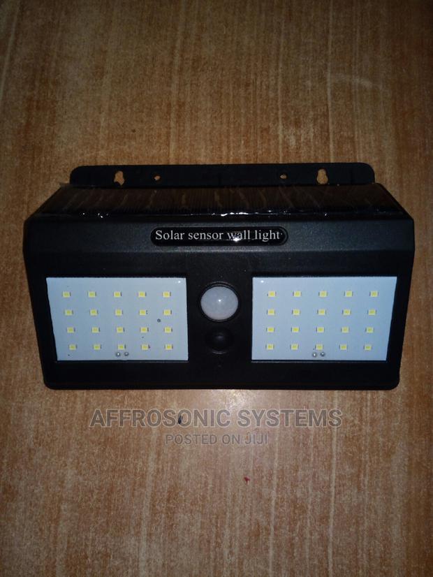 LED Wall Solar Light - thumbnail 4