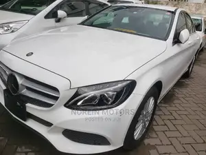 Mercedes-Benz C180 2015 Off White