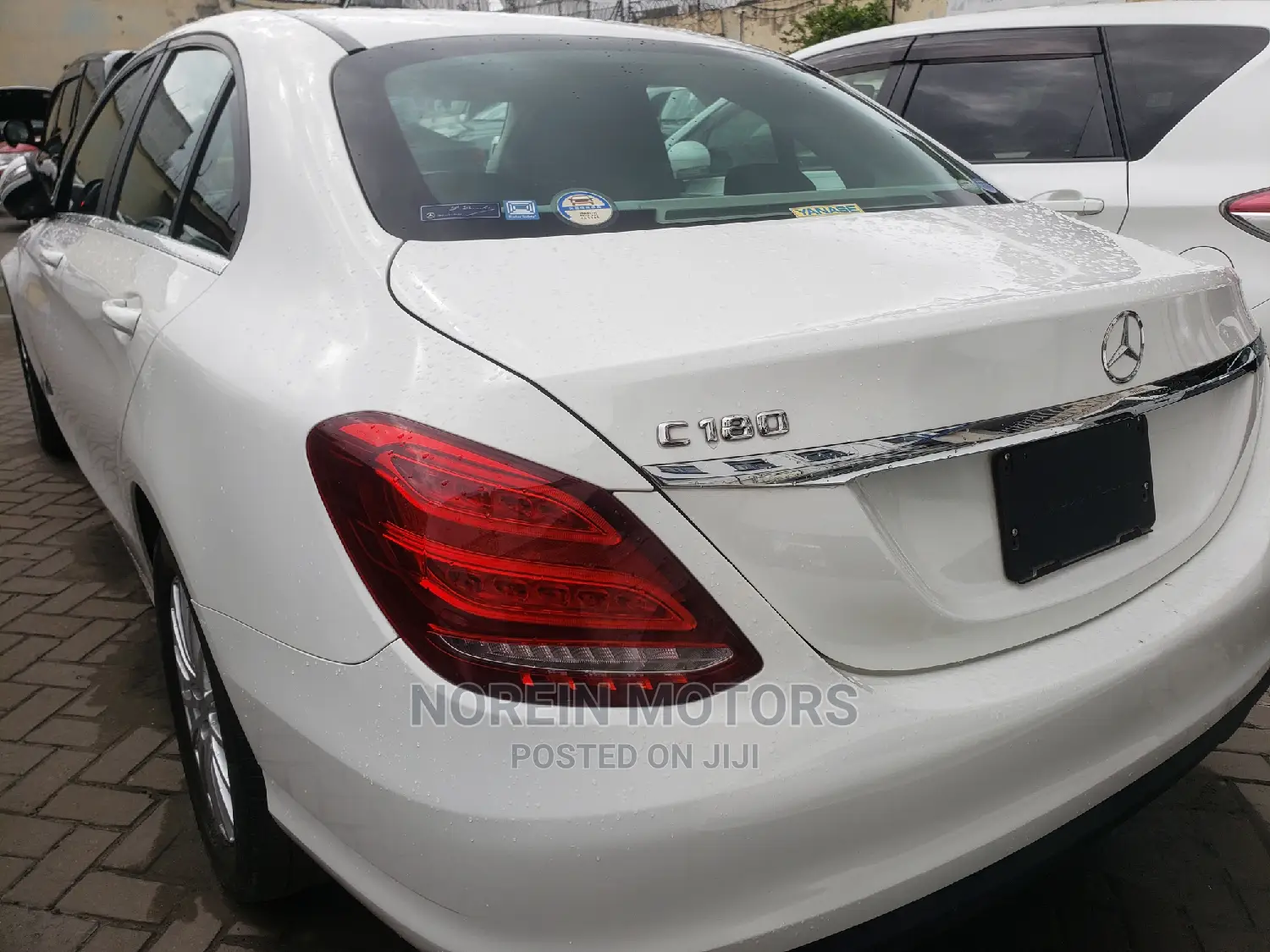 Mercedes-Benz C180 2015 Off White