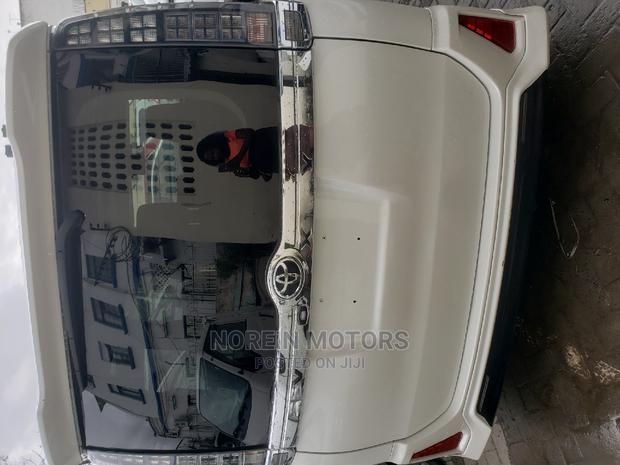 Toyota Voxy 2015 White - thumbnail 4