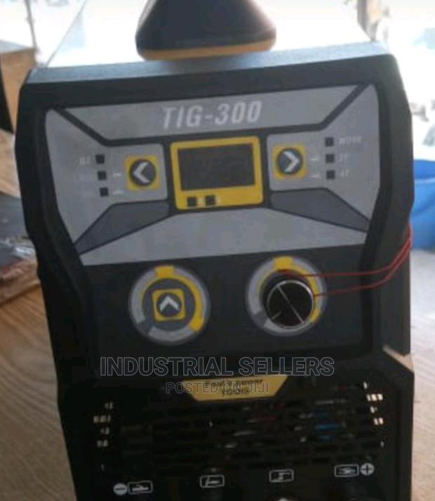 Operational Tig 300 Welding Machine - main view