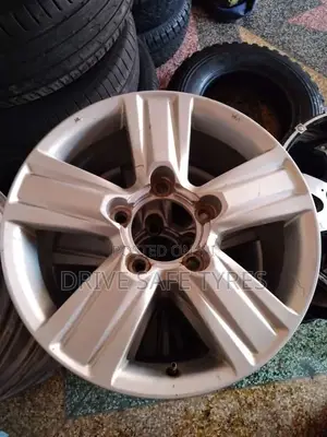 V8 Landcruiser Original Rim 18 Inch
