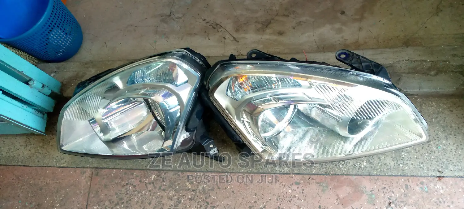 Nissan Dualis Headlights Available