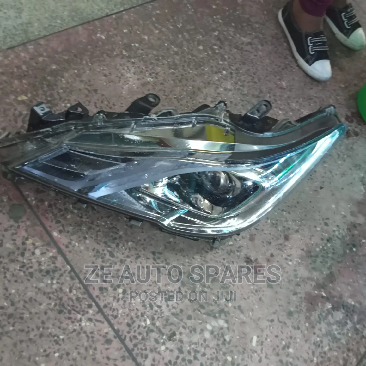 Mark X 2014 Headlight