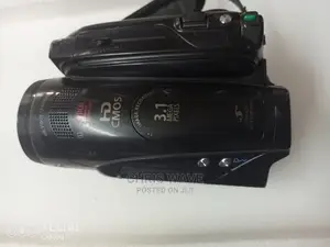 Canon Hv40 Camcorder