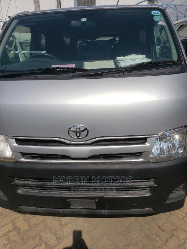 Toyota Hiace 2014 Silver - thumbnail 4