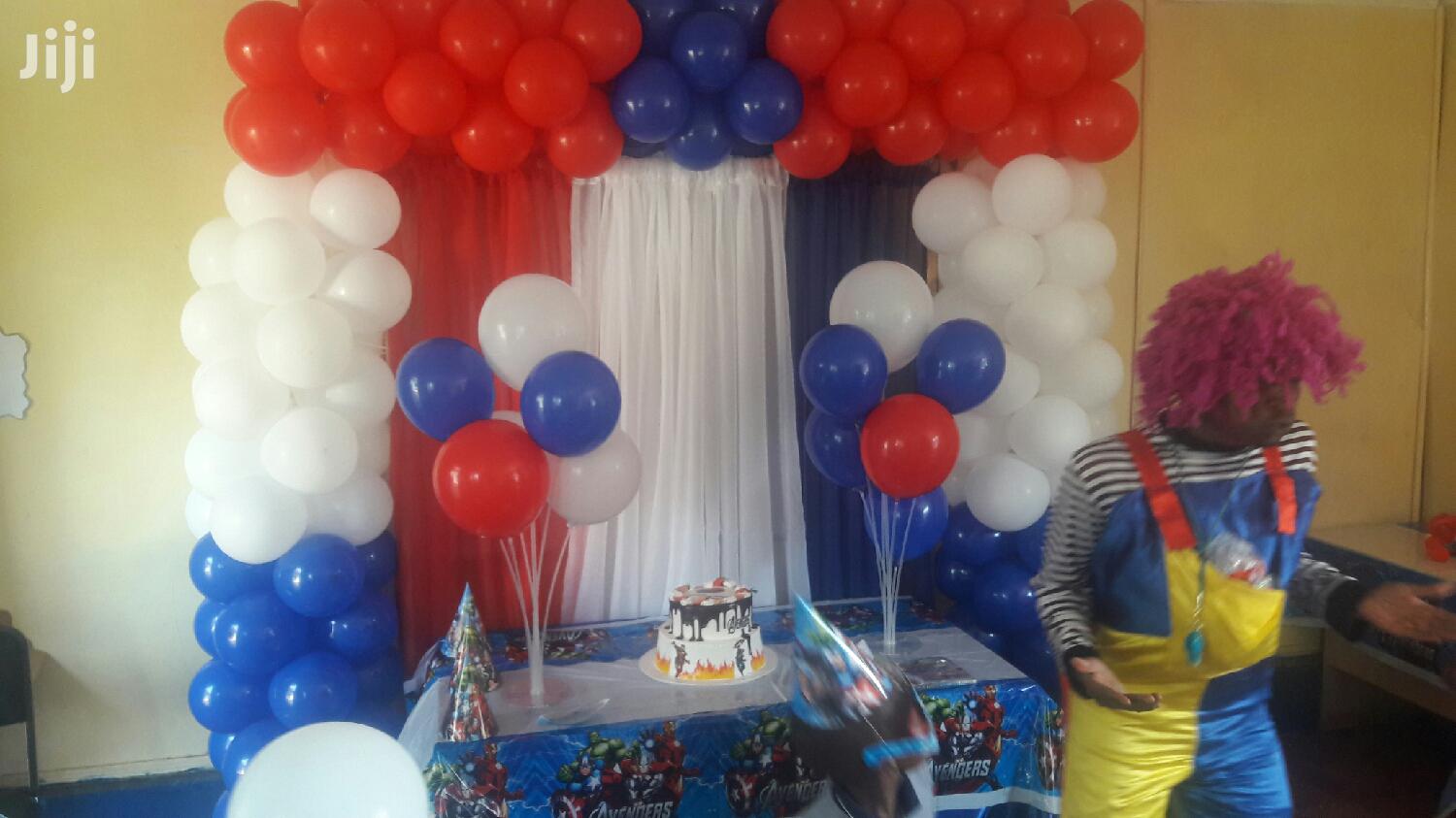 Balloon Garland And Backdrops For Cake Tables And Booths