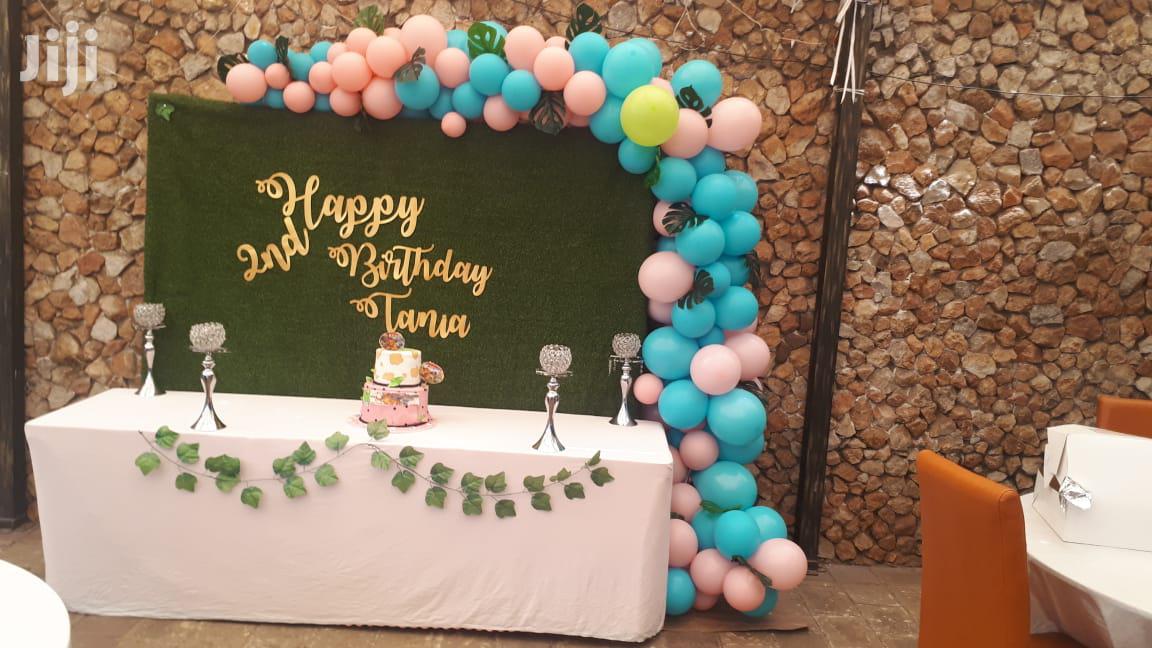 Balloon Garland And Backdrops For Cake Tables And Booths