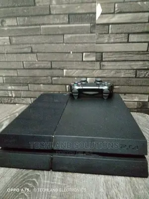 Playstation 4 Standard 500gb,.