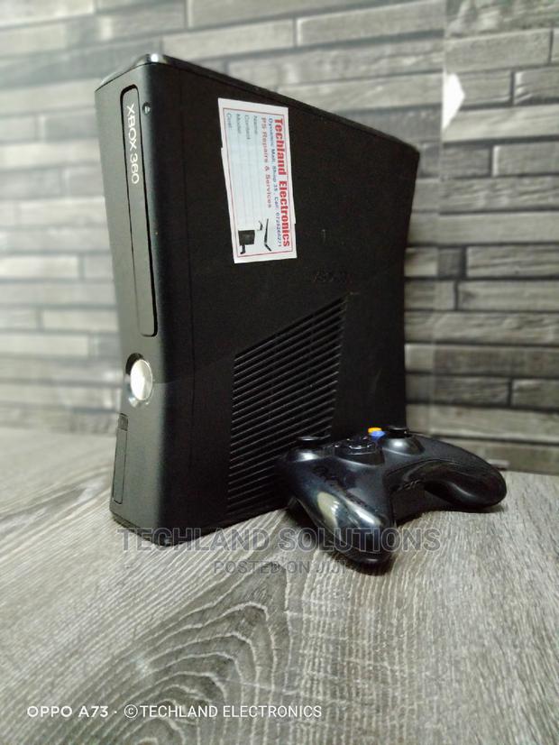 Chipped Xbox 360 - main view