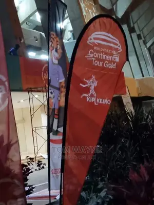 Teardrop Shaped Flags With Stands