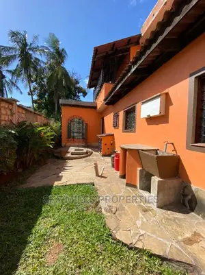 6bdrm Villa in Posta, Mtwapa for sale