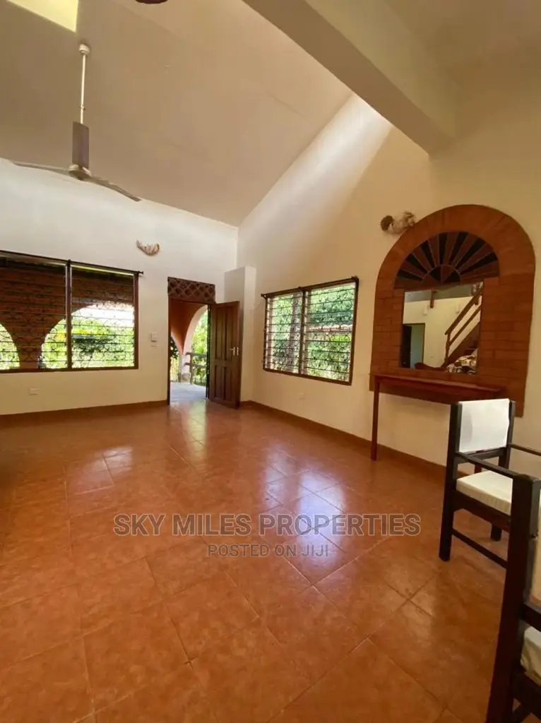 6bdrm Villa in Posta, Mtwapa for sale
