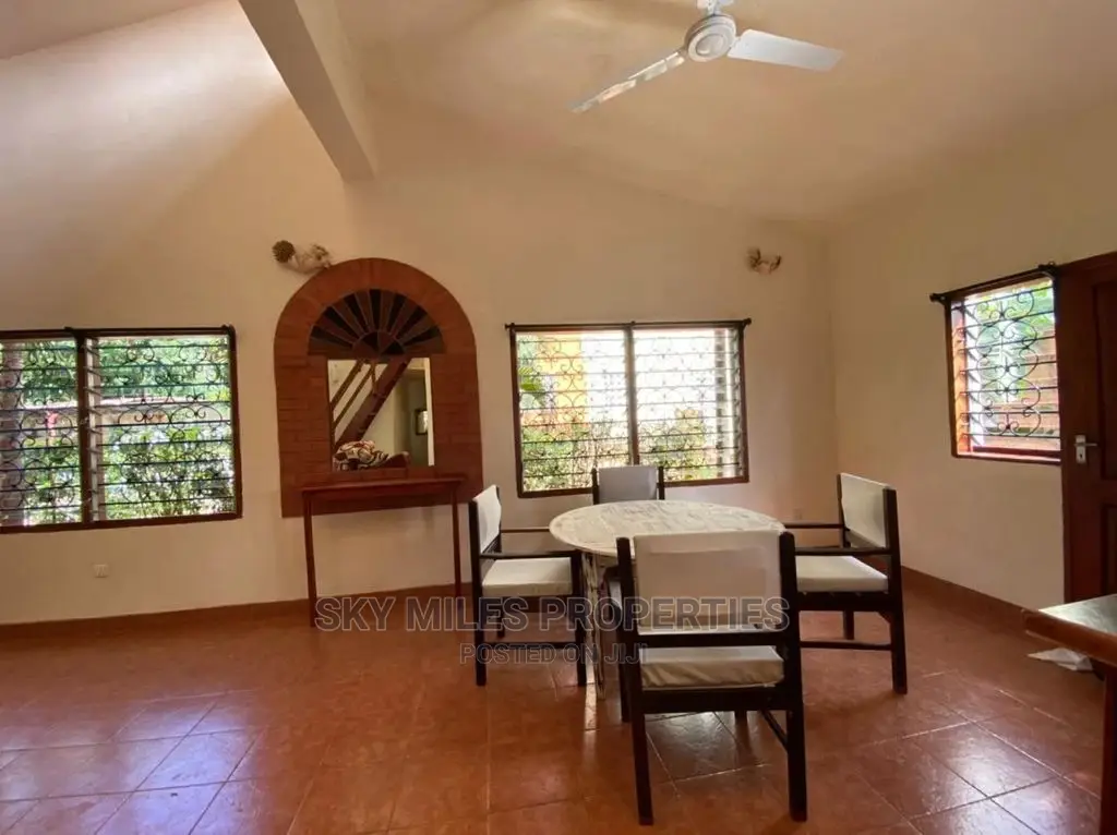 6bdrm Villa in Posta, Mtwapa for sale