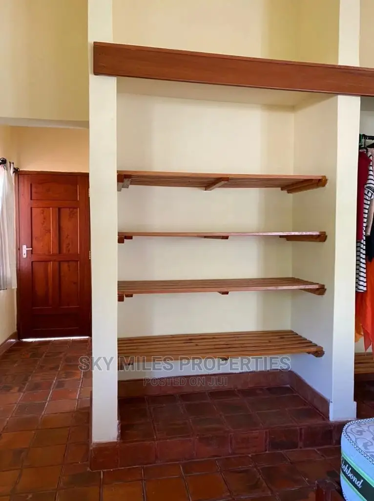 6bdrm Villa in Posta, Mtwapa for sale